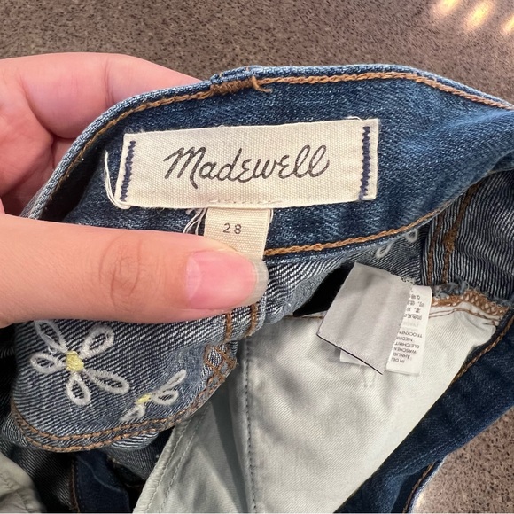 🌼 MADEWELL The Perfect Jean Short: Daisy Embroidered Edition 🌼 - Picture 13 of 16